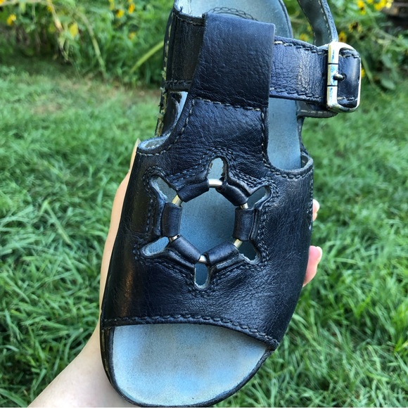 Dr. Martens Daisy O-ring Cut-Out Sandals - Picture 12 of 16